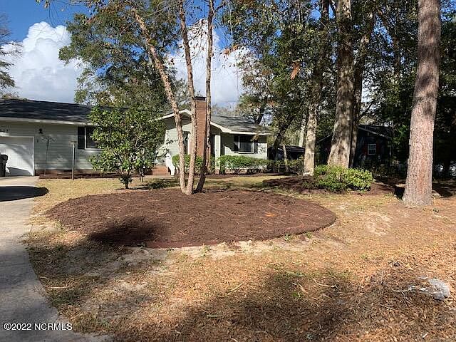 1st image of 527 Shoreline Dr E