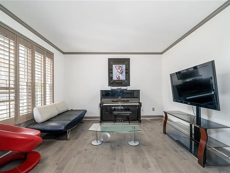 12553 Kensington Blvd — Photo 5