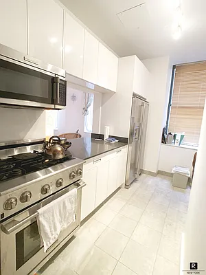 Rented by R New York | media 33