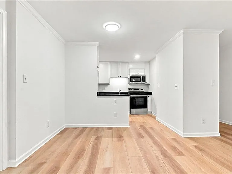 5095 Roswell Rd #203 — Photo 10