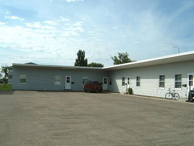 2nd image of 1315 Highway 81 S