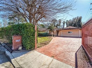23390 Ostronic Dr, Woodland Hills, CA 91367