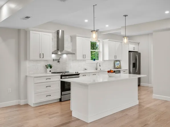 20 Sylvan St Floor 2, Danvers, MA 01923