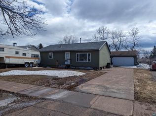 23 Ives Rd, Silver Bay, MN 55614