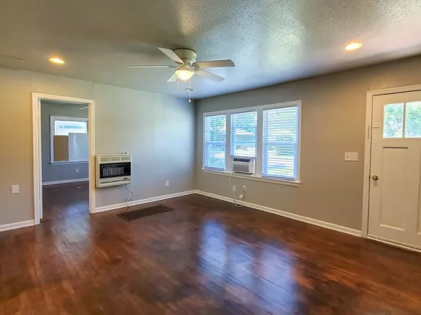 1028 W Wood St, Shawnee, OK 74801