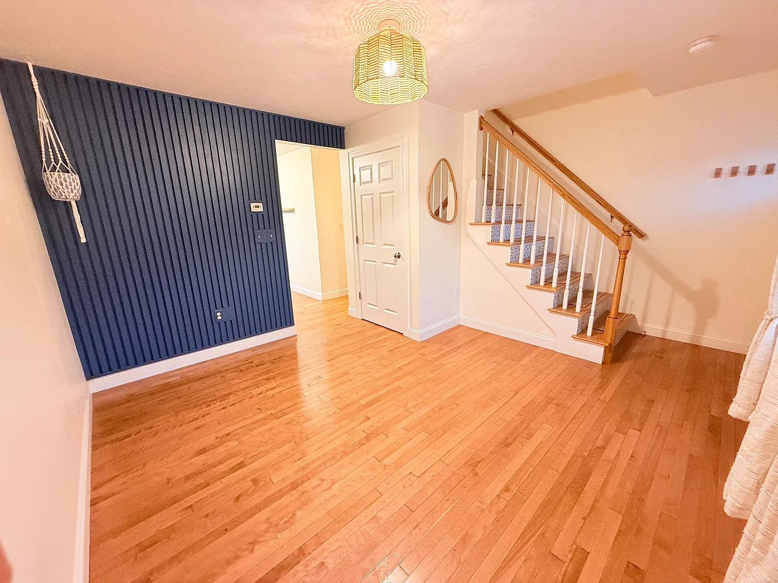 3 bed, 1.5 bath, 1248 sqft, $3,250 — Photo 2
