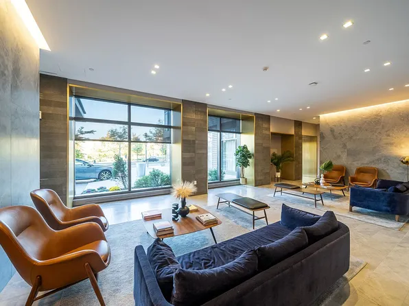 75 Park Lane South image 15 of 23