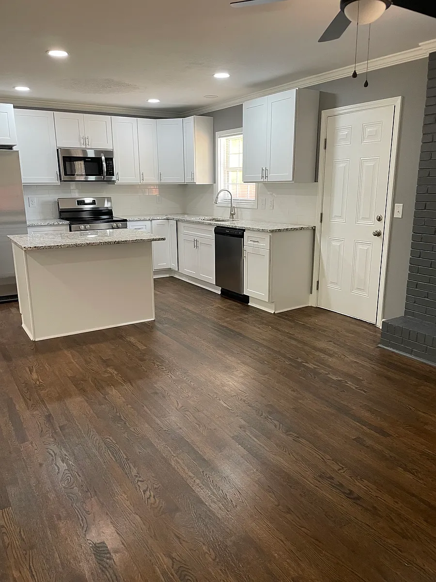 Main kitchen - 5969 Mark Trl