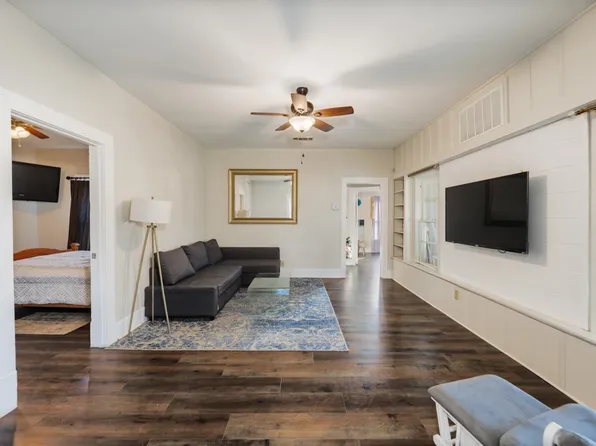 517 W Lamar St, Alvord, TX 76225