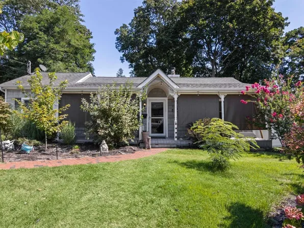 5 Carol Drive, Ronkonkoma, NY 11779