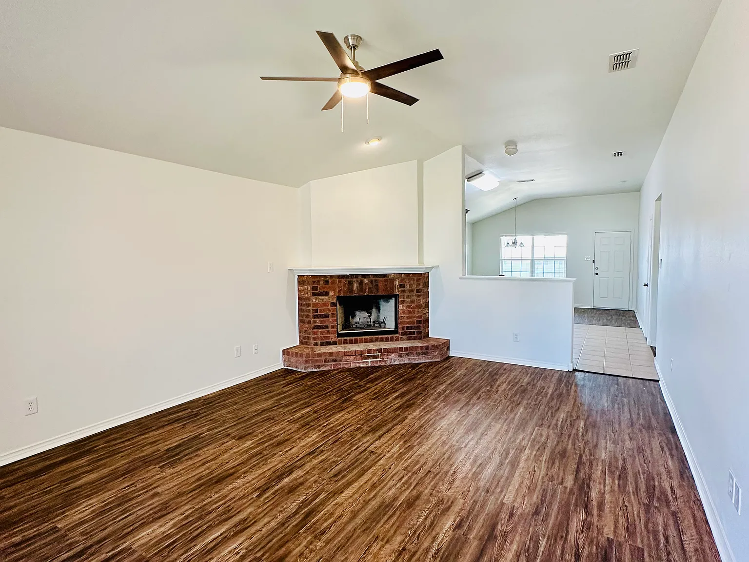 3 bed, 1547 sqft, $1,550 — Photo 2