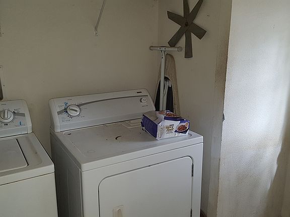 mud room/laundry room