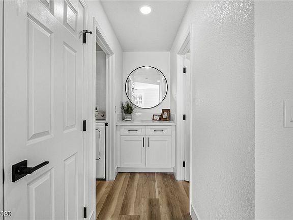3rd image of 5201 S Torrey Pines Dr Unit 1181