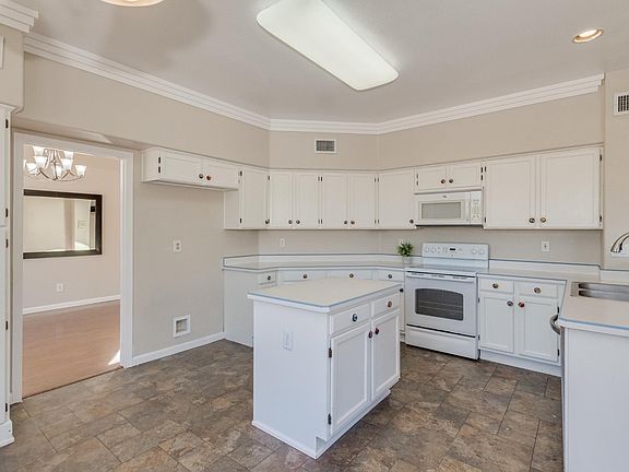 5th image of 7320 E Temprailla Ct