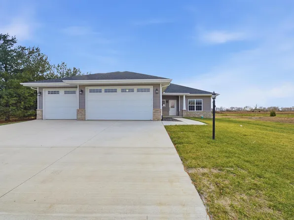 1304 Hillcrest Dr, Chillicothe, IL 61523