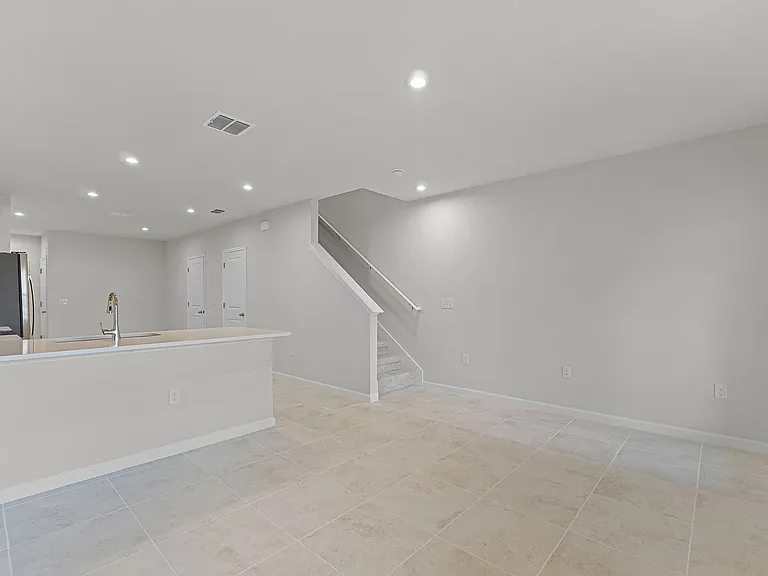2400 Mercury Way — Photo 8