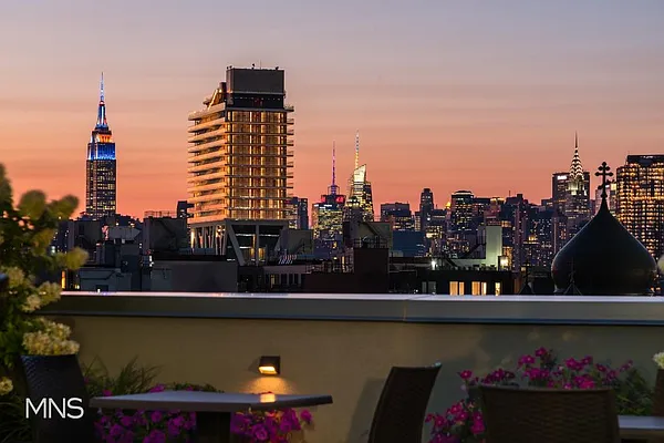 Rented by MNS | media 18