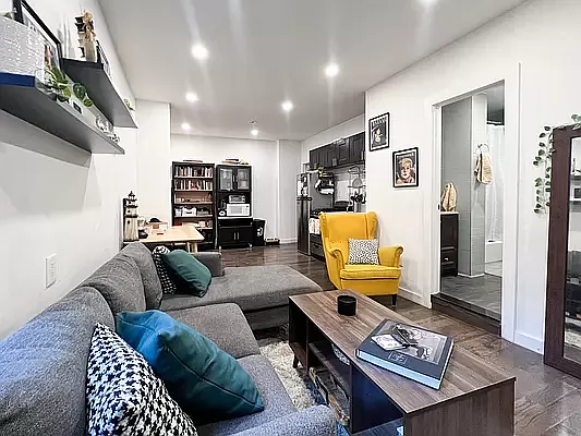 Rented by Nolita Group | media 7