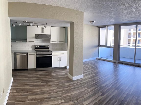 4th image of 470 3rd St S Unit 312
