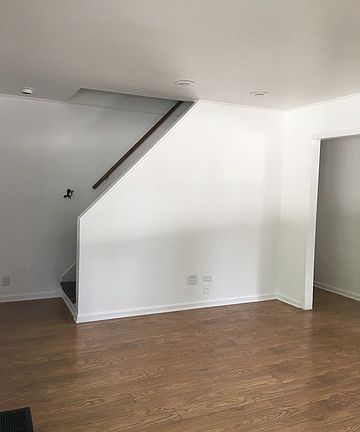 5th image of 8949 S Austin Ave