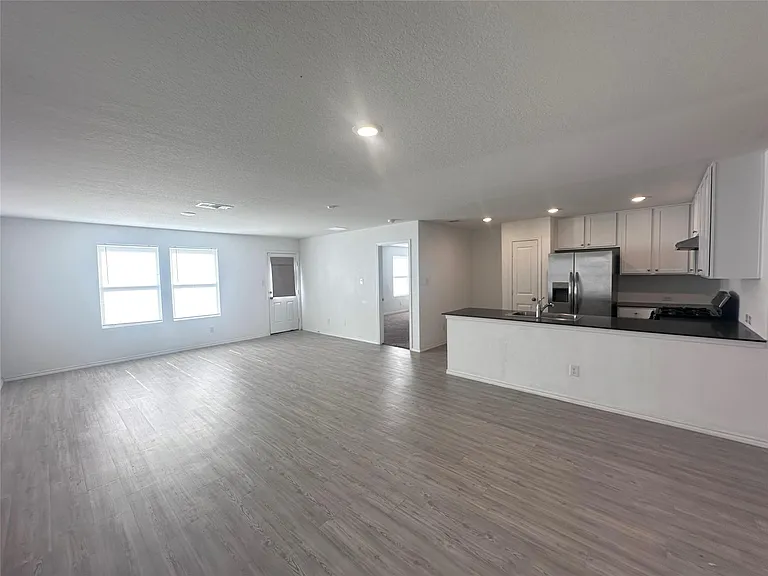 2722 Winterfell St — Photo 14