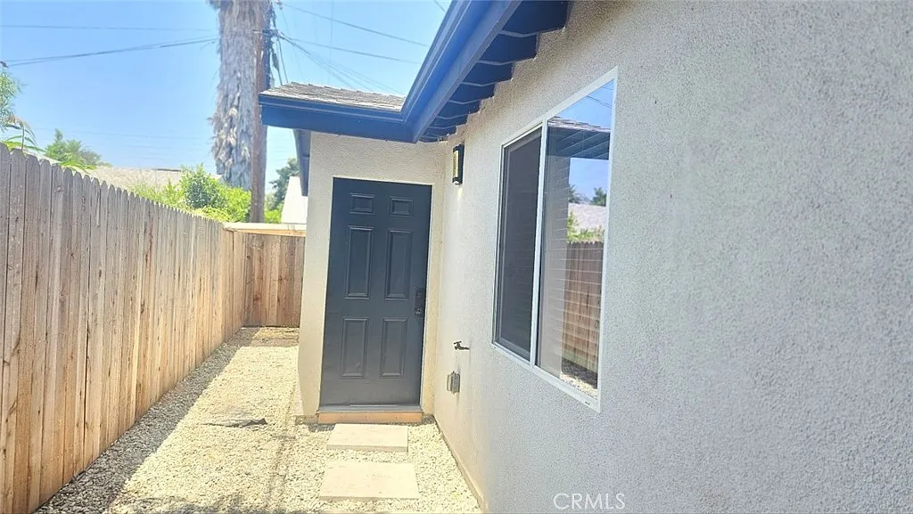 3 bed, 2101 sqft, $2,800 — Photo 3