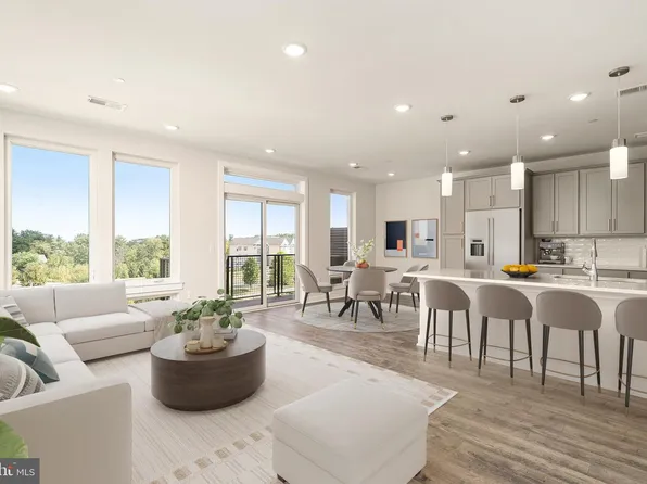 112 Village Dr, Skillman, NJ 08558