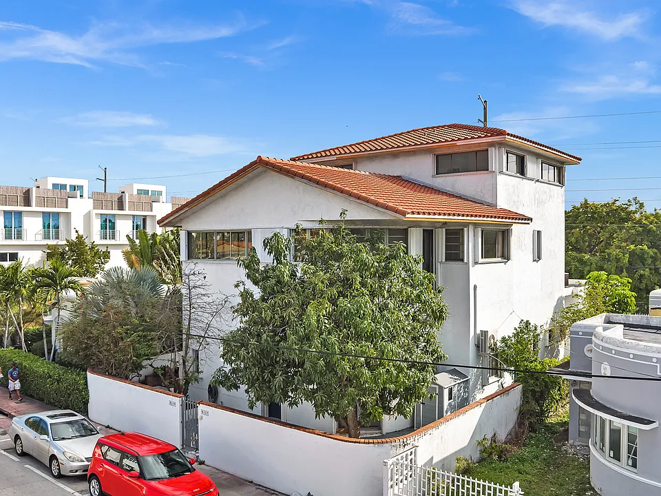 8119 Harding Ave #4
