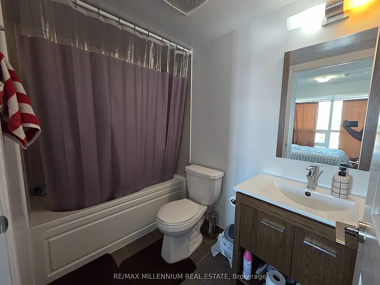 30 Meadowglen Pl #214 — Photo 12