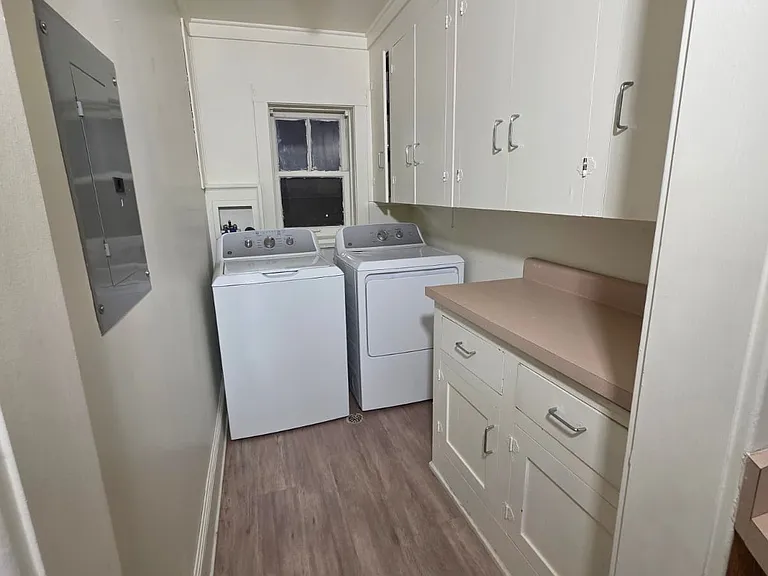824 Columbus St #4 — Photo 16