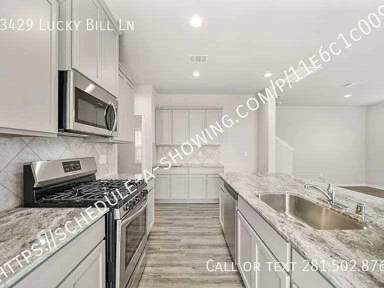 13429 Lucky Bill Ln — Photo 2