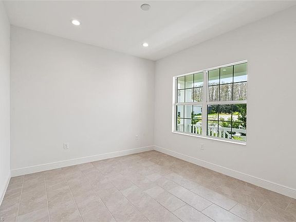 5th image of 2954 Amblewind Dr