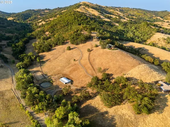 629 Buell Ln, Roseburg, OR 97471