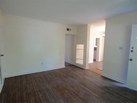 Living Room & dinning area