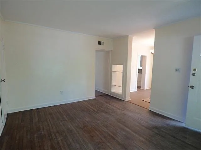 Living Room & dinning area