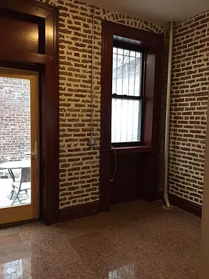 Rented by International Property Services LLC | media 10