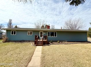 604 6th Ave SE, East Grand Forks, MN 56721