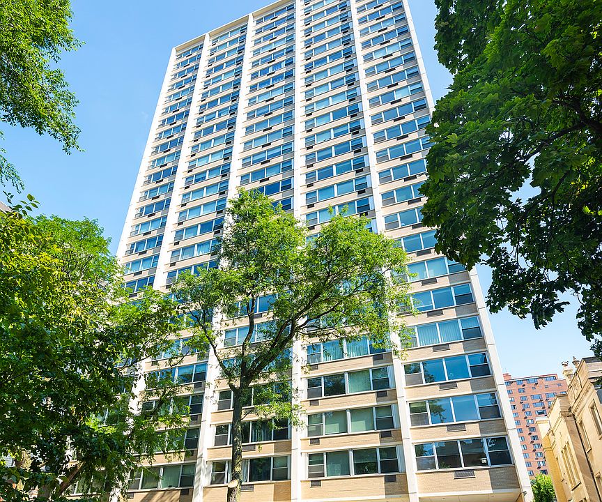 1st image of 336 W Wellington Ave APT 2501