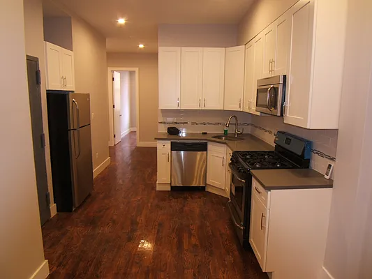 Rented by Joel Weisz, LREB | media 1