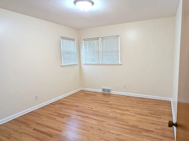 755 Oakmere Pl — Photo 10