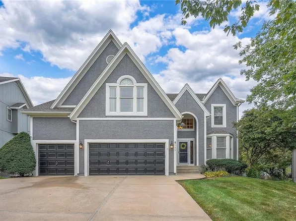8111 W 145th Ter, Overland Park, KS 66223
