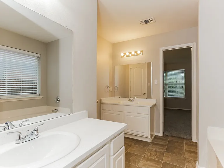 7501 Fossil Garden Dr — Photo 10