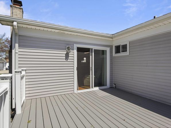 490 S John Hix St, Westland, MI 48186