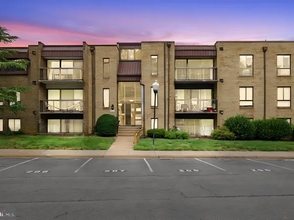 7589 Margate Ct APT 204, Manassas, VA 20109
