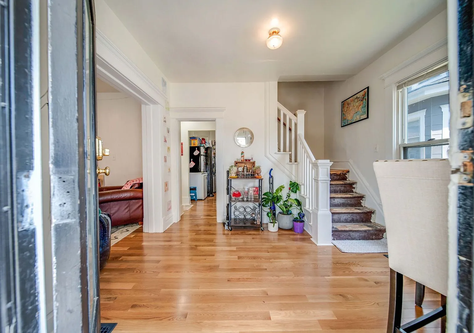 Ultimate 6-Bedroom House with Amazing Front Porch! — Photo 4