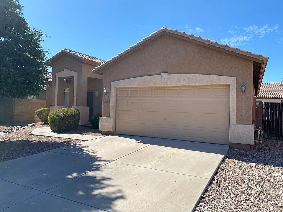 1763 E Wildhorse Pl