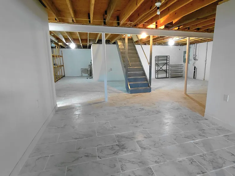 874 Hollyridge Dr — Photo 21