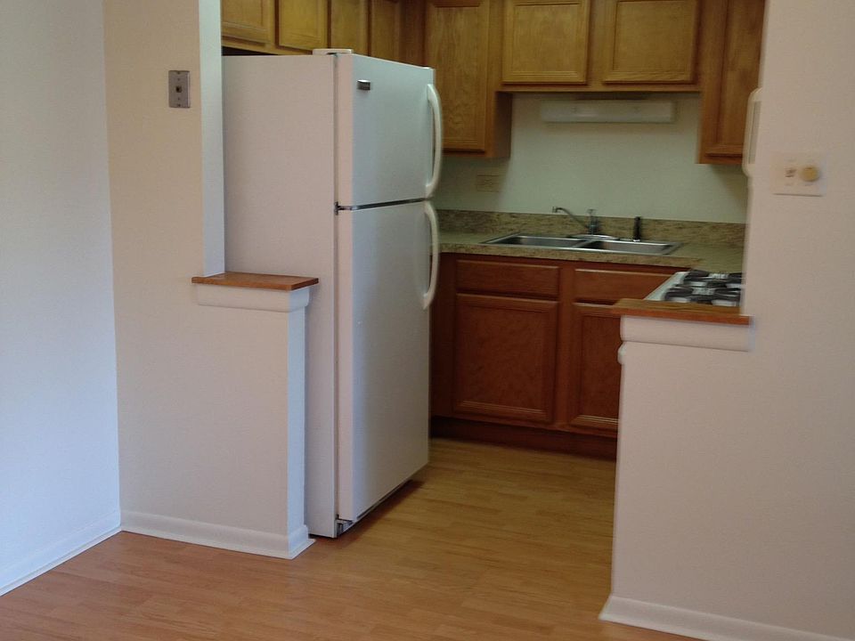 1st image of 9200 W 140th St APT 1SE