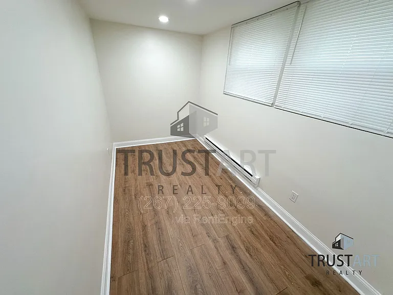 4633 Penn St #1 — Photo 10