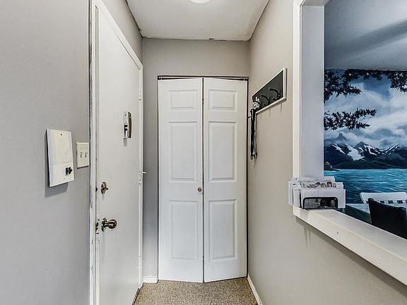 4th image of 866 Blossom Ln APT 207